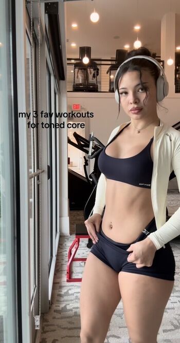 Full leaked Clarepekowski private onlyfans photo
