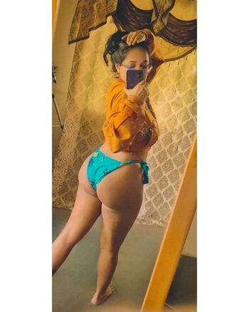 Full leaked Essy private onlyfans photo