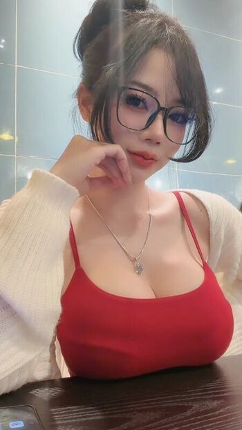Full leaked Hiniitaa private onlyfans photo