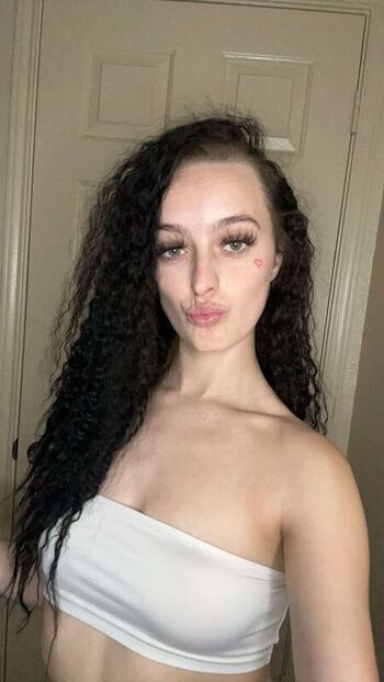 Full leaked Ittybittybunnii private onlyfans photo