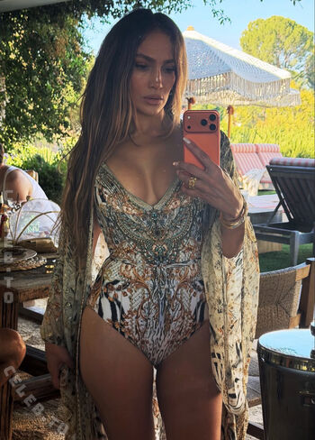 Full leaked Jennifer lopez private onlyfans photo