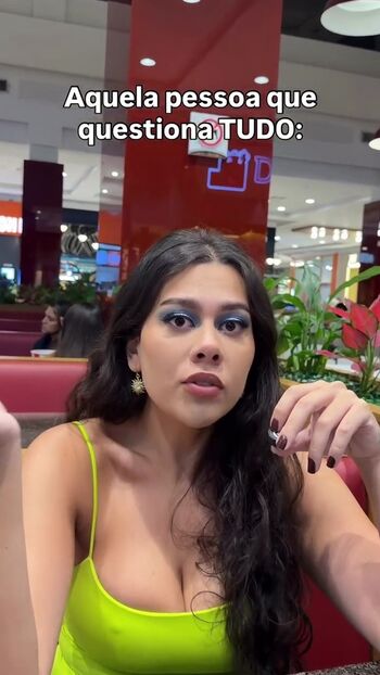 Julia_alvarengaa