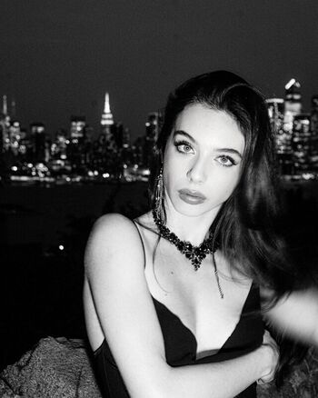 Full leaked Lunasereena private onlyfans photo