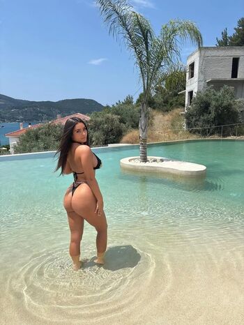 Full leaked Maddie mayee private onlyfans photo