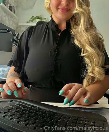Full leaked Maisylicious private onlyfans photo
