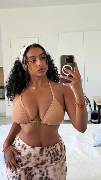 Full leaked Mariahellie private onlyfans photo