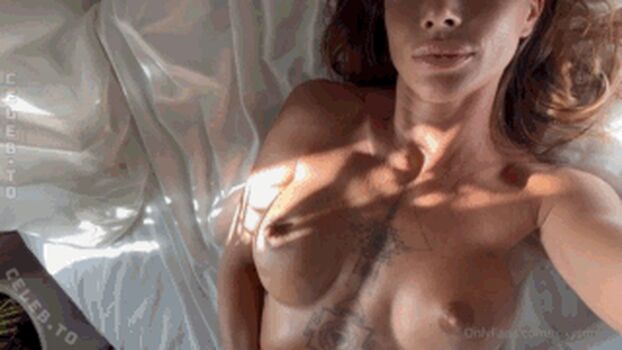 Full leaked Roxy fox private onlyfans photo