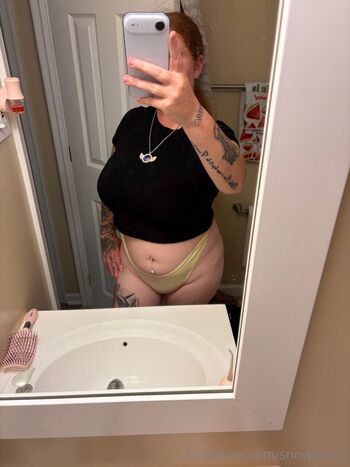 Full leaked Snowsonly private onlyfans photo