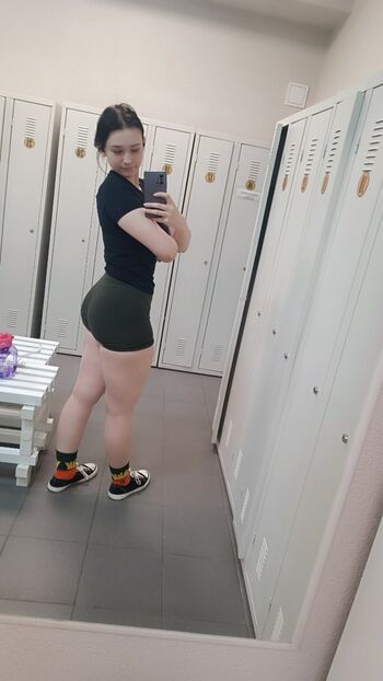 Full leaked Sonyaployka private onlyfans photo