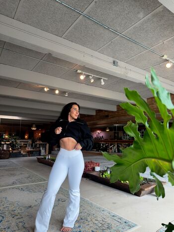 Strong AND Curvy Women