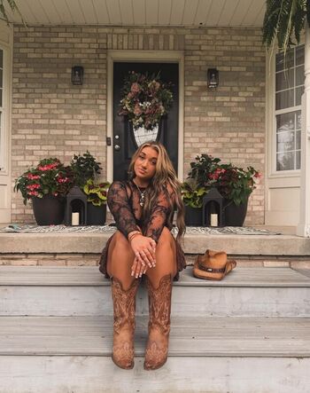 Full leaked Tillyy houstonn private onlyfans photo
