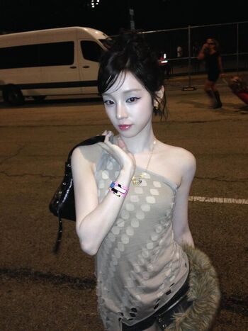 Full leaked Yuqi page private onlyfans photo